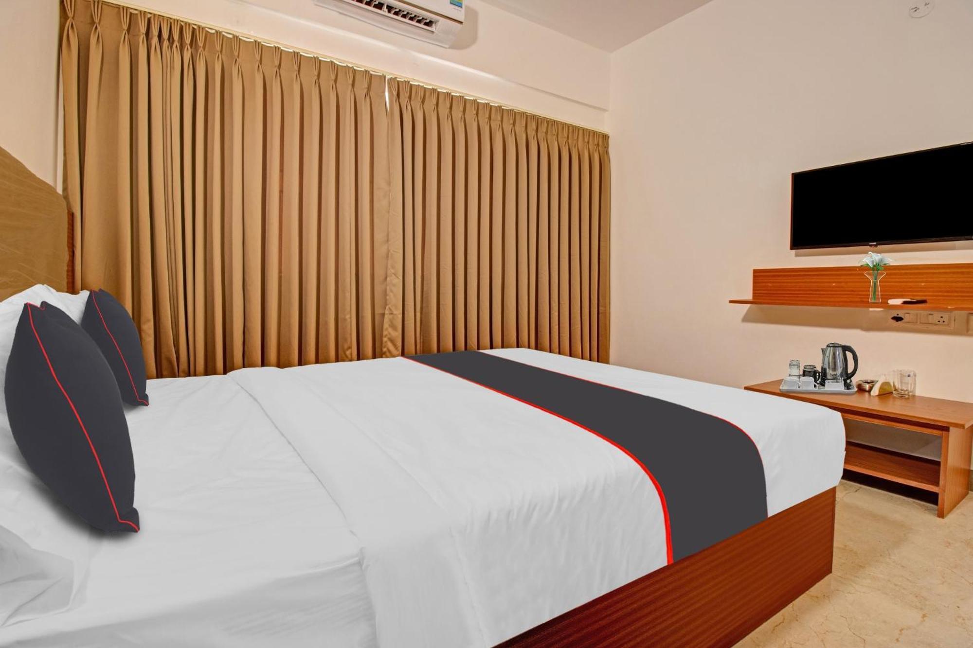 Super Collection O Petals Otium Business Hotel Bangalore Exteriör bild