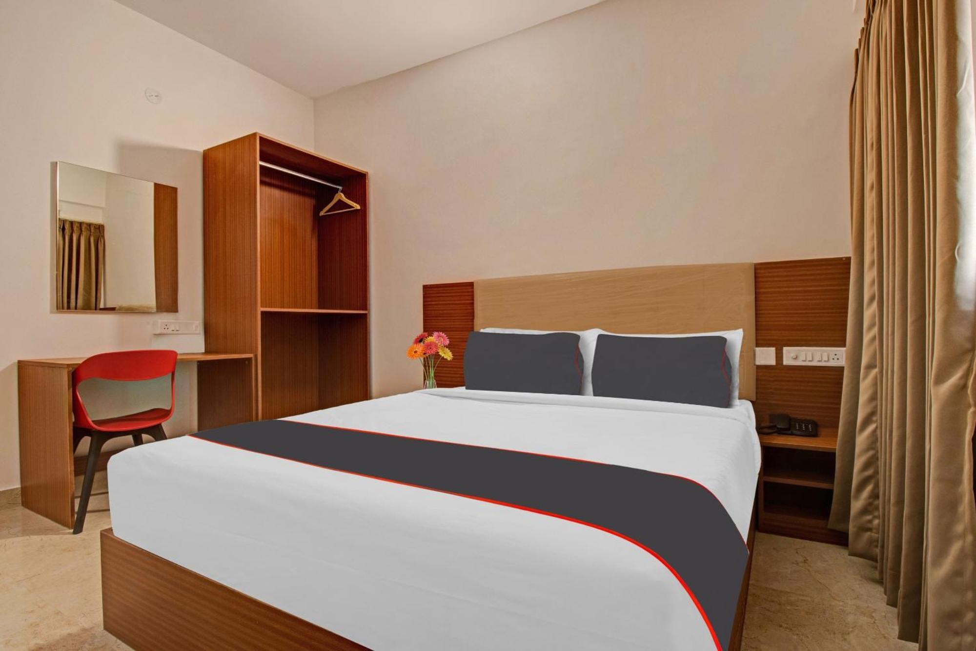 Super Collection O Petals Otium Business Hotel Bangalore Exteriör bild