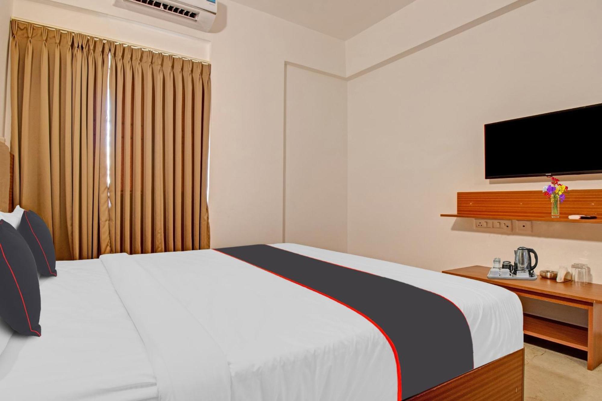 Super Collection O Petals Otium Business Hotel Bangalore Exteriör bild