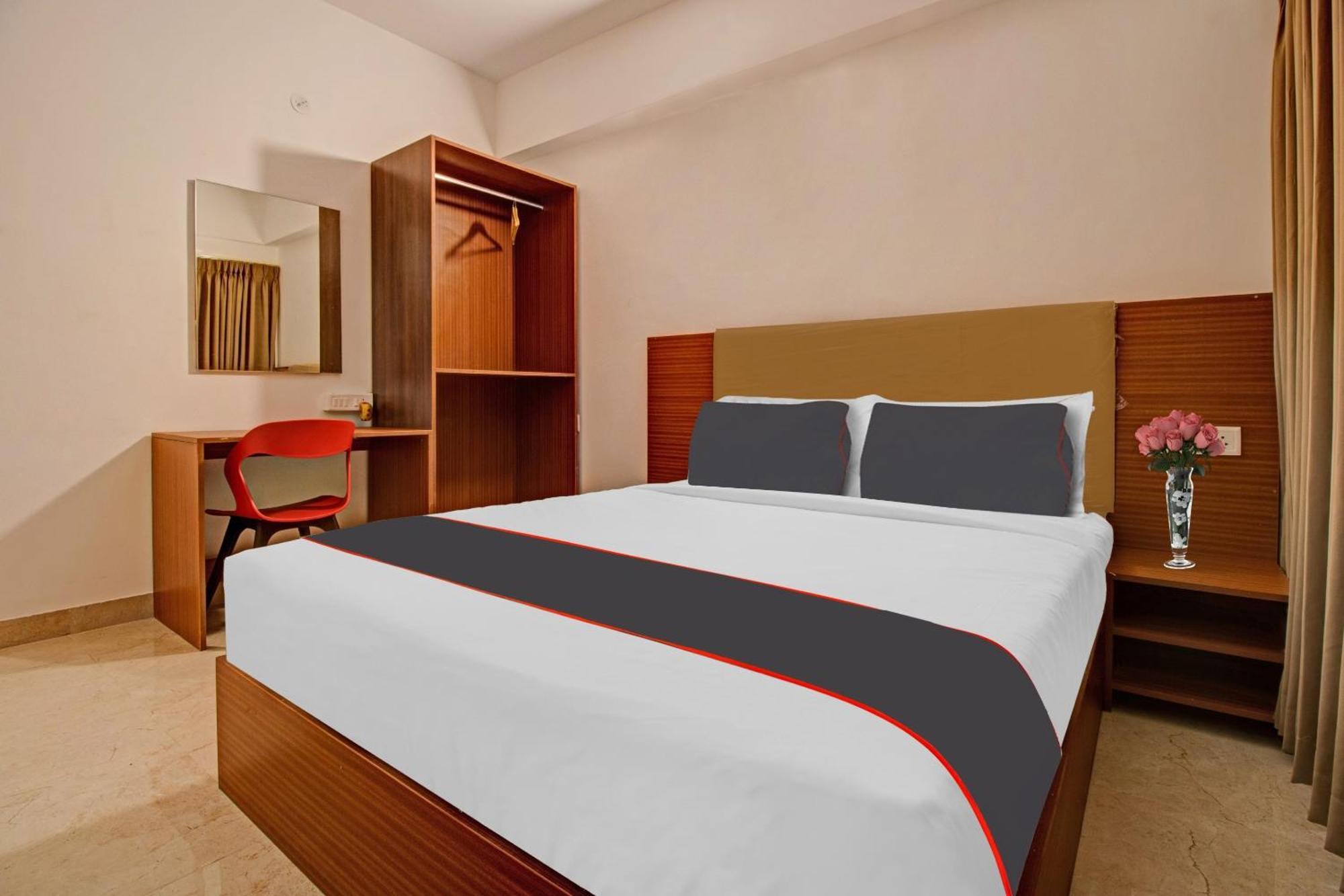 Super Collection O Petals Otium Business Hotel Bangalore Exteriör bild