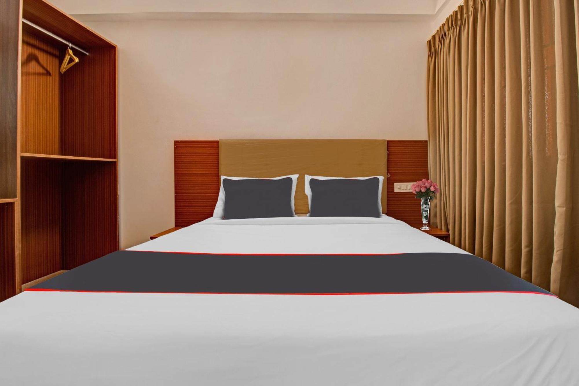 Super Collection O Petals Otium Business Hotel Bangalore Exteriör bild